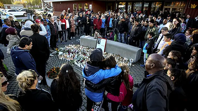 Polisi menemukan catatan bunuh diri pelaku yang mengatakan dia berniat menyerang "orang asing".