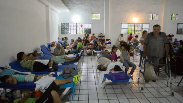 墨西哥当局已将太平洋沿岸的数以千计当地居民疏散。