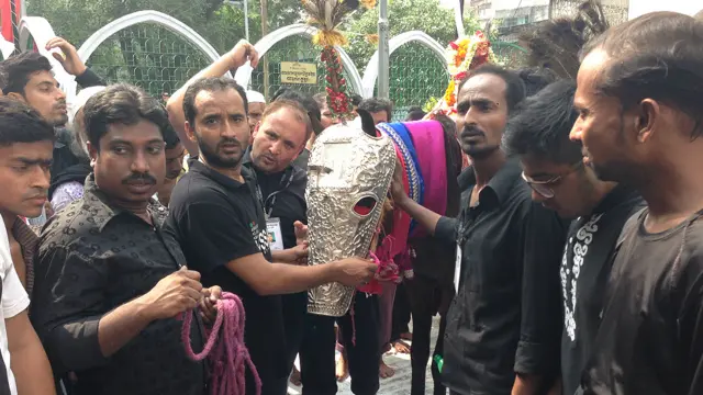 আশুরার তাজিয়া মিছিলে প্রস্তুত ঘোড়া দুলদুল।