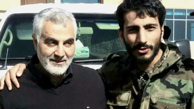 از مصطفی صدرزاده عکسهایی در کنار قاسم سلیمانی، فرمانده نیروی قدس سپاه، منتشر شده
