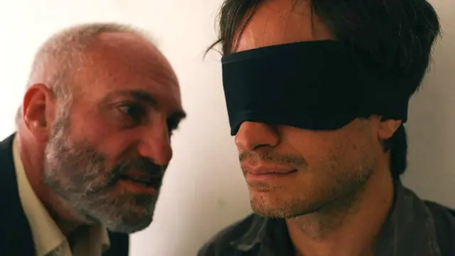 Gael García Bernal en el papel de Mazier Bahari.