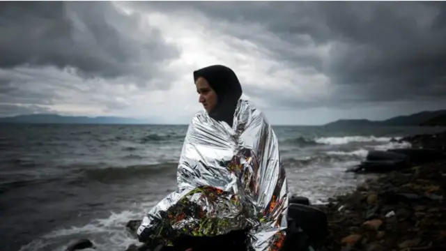 مقدونیہ اور یونان کی سرحد پر تین ہزار پناہ گزین پھنسے ہوئے ہیں