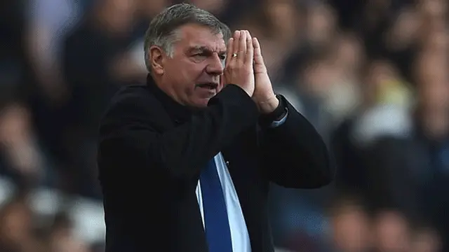HLV Sam Allardyce của Sunderland hy vọng sẽ gây khó dễ cho Arsenal.