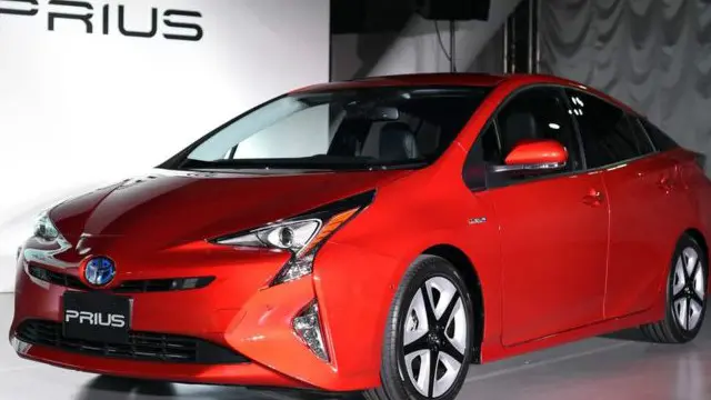 كانت مبيعات فولكسفاغن متقدمة على مبيعات تويوتا حتى ظهور فضيحة العوادم