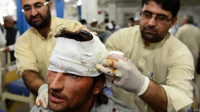 اطلاعات کے مطابق زلزلے سے پاکستان میں کم از کم 40 افراد ہلاک ہوئے ہیں