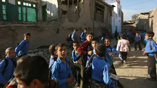 الزلزال تسبب في مقتل عدد من التلاميذ في الازدحام