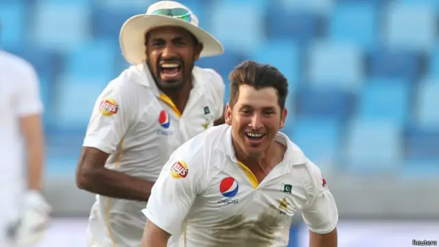 دبئی ٹیسٹ میں آٹھ وکٹیں حاصل کرنے کے بعد یاسر شاہ آئی سی سی کی عالمی رینکنگ میں دوسرے نمبر پر آگئے ہیں