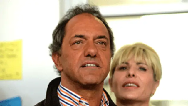 Daniel Scioli y su pareja, Karina Rabolini