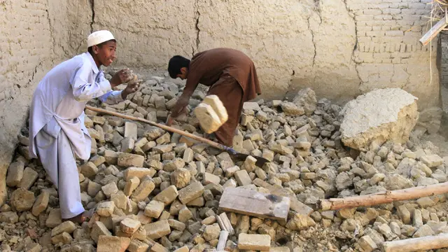 افغان طالبان کے ترجمان نے ایک بیان میں کہا ہے کہ طالبان جنگجوؤں سے کہا گیا ہے کہ وہ متاثرین کی مدد کریں