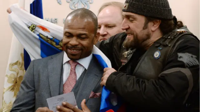 Рой Джонс в компании Александра Залдостанова