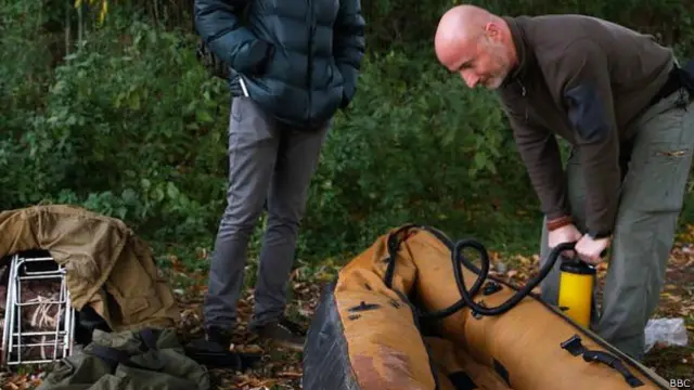 Peter Stanford böhran baş verərsə gəmidən istifadə etmək fikrindədir. 