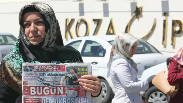 Eylül ayında Koaa İpek Holding binalarına yapılan polis baskınında şirket evrakları soruşturma kapsamında incelemeye alınmıştı.