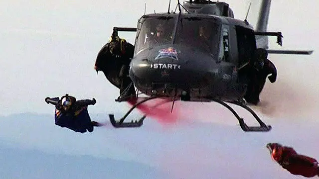 د دفاع وزير اشټون کارتر ويلي وروسته له دې به د اسلامي دولت ډلې پر مهمو سنګرونو او هدفونو خپلو هوايي بريدونو ته زور ورکړي