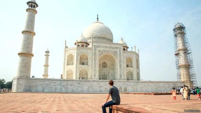مارک زکربرگ نے تاج محل کا دورہ بھی کیا 