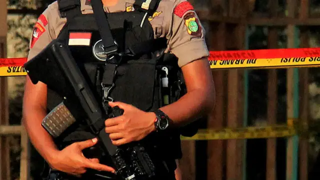 Polisi menemukan serpihan granat di lokasi kejadian.