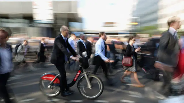 Лондонцы в час-пик