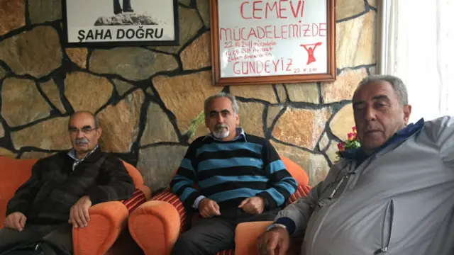 Pir Sultan Abdal Derneği Yenimahalle Şubesi: (Soldan sırayla) Mehmet Erol, Bahattin Yılmaz ve Kemal Bedir.