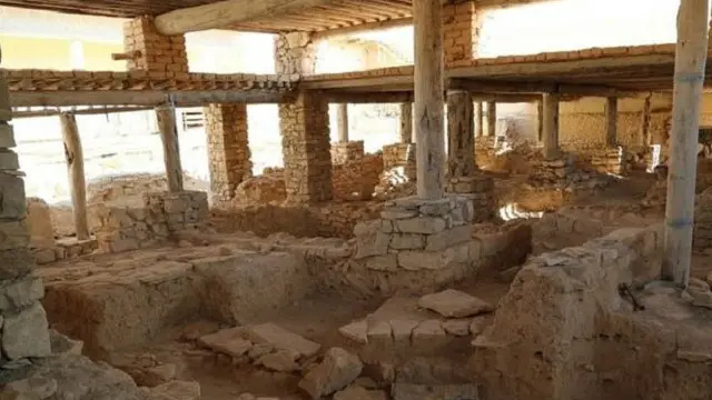 دمر مسلحو تنظيم "الدولة الإسلامية" الدير الذي كان يعمل بها القس جاك مراد.