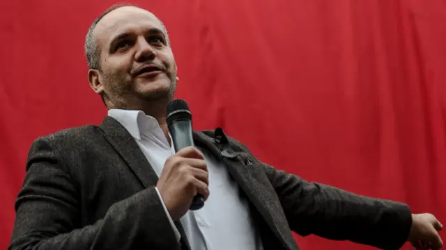 Kanaltürk Genel Yayın Yönetmeni Tarık Toros'un kayyum tarafından görevden alındığı belirtildi.