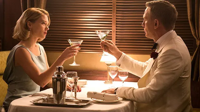 دانیل کریگ بالاخره در این فیلم توانسته با شخصیت زن اصلی یک رابطه باورکردنی برقرار کند