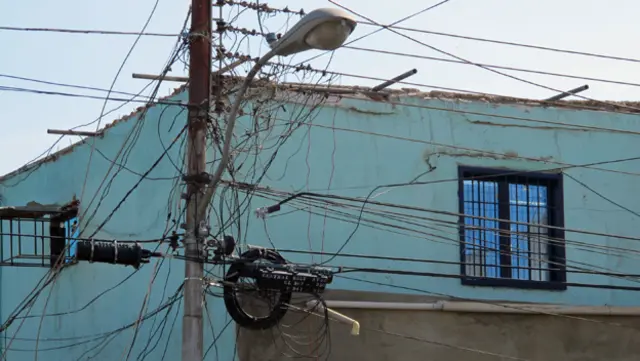 Tomas ilegales de electricidad