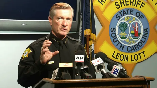 El comisario León Lott