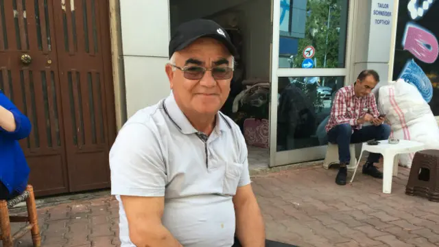 Soyadını vermek istemeyen Zeynel Bey, "Ben doğdum dolalı CHP'liyim. Biz yalnızca milletvekili çıkarmak değil, iktidar olmak istiyoruz" diyor.