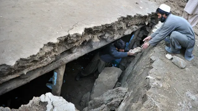 زلزلے میں 25000 سے زائد مکانات تباہ ہوئے