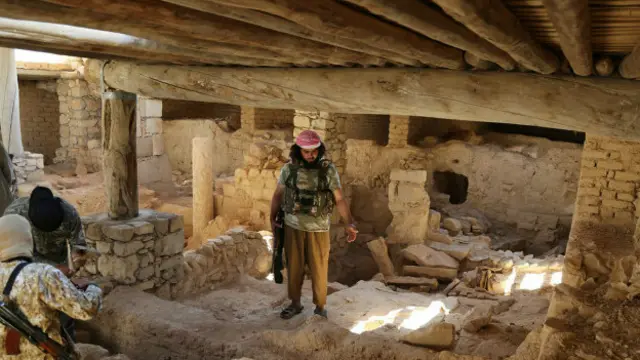 O EI destruiu o monastério de Qaryatain