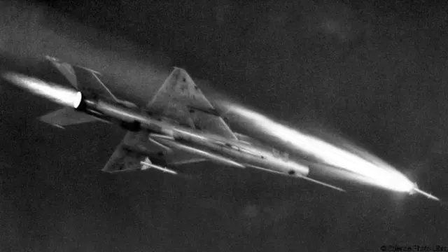 米格-21三角翼战斗机是20世纪50年代的设计，共生产了数千架(图片来源：Science Photo Library)