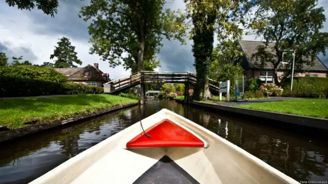 Гітхорн: прогулянка "голландською Венецією"