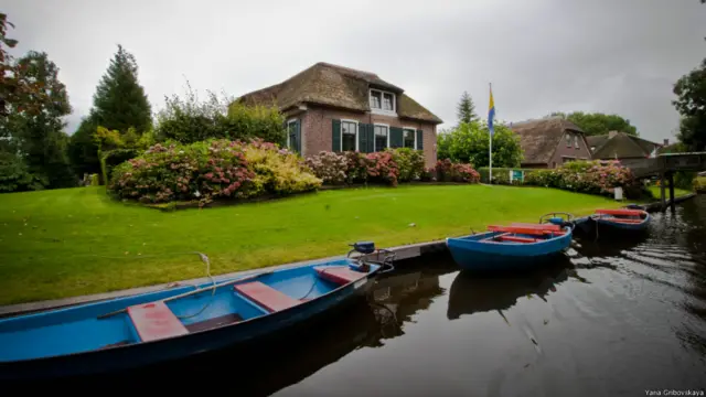 Гітхорн: прогулянка "голландською Венецією"
