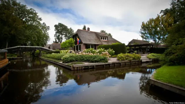 Гітхорн: прогулянка "голландською Венецією"