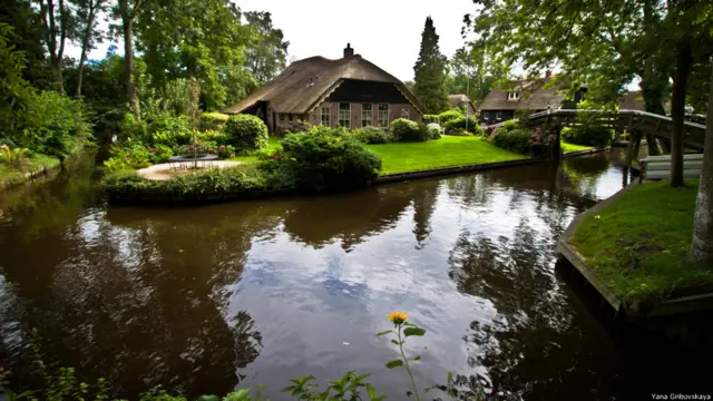 Гітхорн: прогулянка "голландською Венецією"