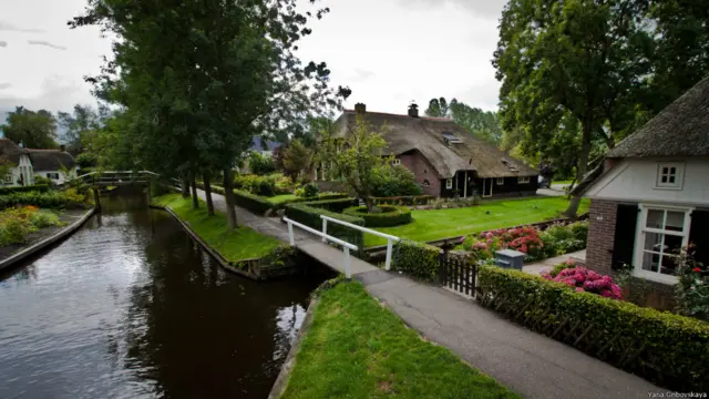 Гітхорн: прогулянка "голландською Венецією"