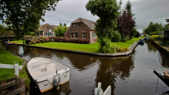 Гітхорн: прогулянка "голландською Венецією"