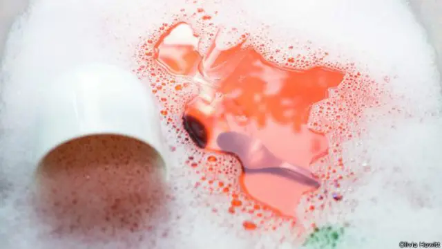 Karena stigma, para vampir cenderung menyembunyikan kondisi mereka dari keluarga dan teman-teman. (Foto: Olivia Howitt)