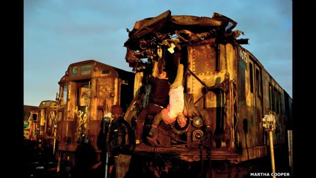 Min, Duro і Shy 147 у дворі в Бронксі, 1981-й рік. Марта Купер.