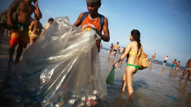 Reciclando latas en Brasil