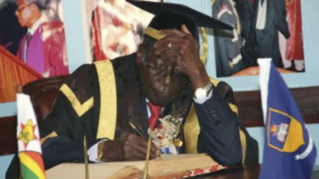 Des centaines de femmes ont protesté à Bulawayo contre le président Mugabe.