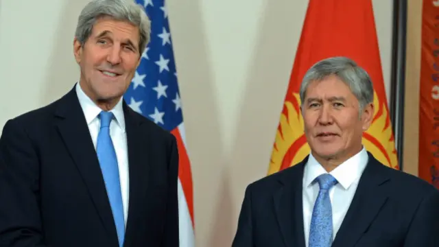 أدلى جون كيري بتصريحاته في كازاخستان، وفي الصورة لقاؤه برئيس كازاخستان