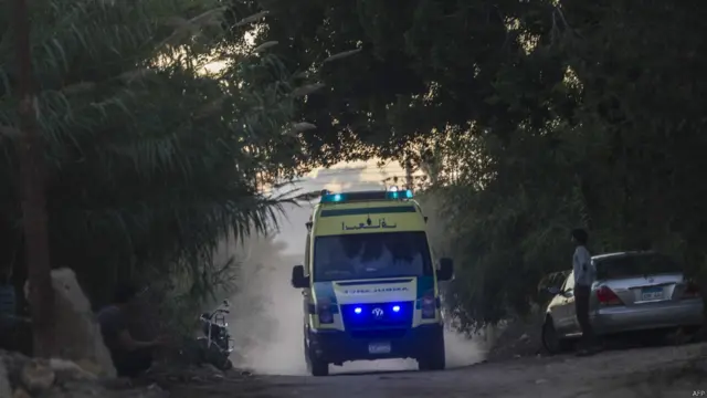 По словам египетских властей, 50 машин скорой помощи были направлены к месту крушения. Доступ к этому району строго контролируется военными.