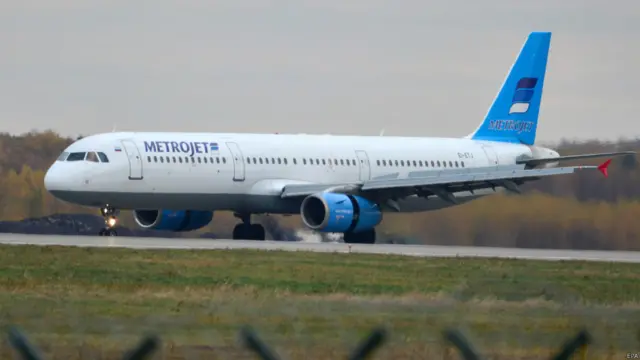 Самолет A321-231 компании "Когалымавиа", которая работает под брендом Metrojet, летал с 1997 года.