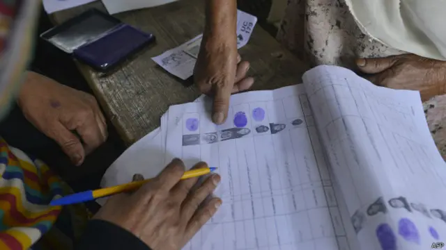 اس بحث کو نظام کے سفر میں رکاوٹ نہیں بننا چاہئے