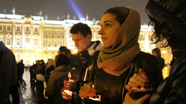 На Дворцовой площади Петербурга