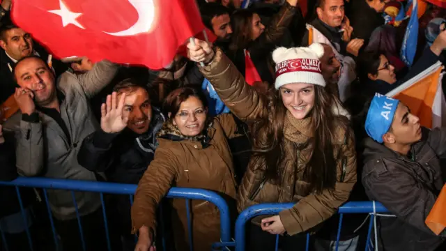 ترک وزیرِاعظم احمد داؤد اوغلو نے انتخابی نتائج کو ’جمہوریت اور عوام کی فتح‘ قرار دیا ہے