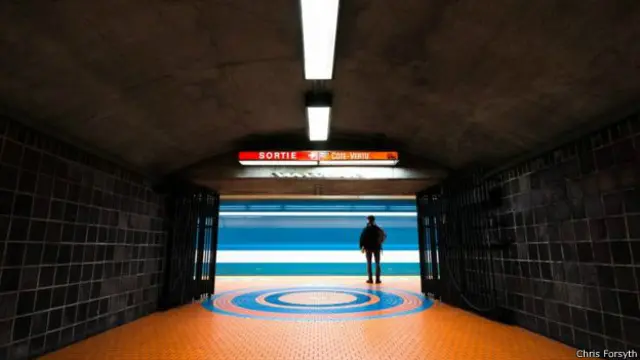 ہر سٹیشن کو مختلف ماہر فن تعمیر نے ڈیزائن کیا ہے