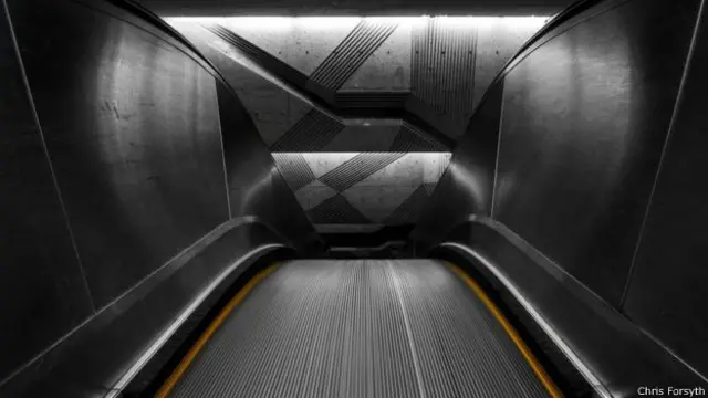 لا ایگلس سٹیشن پر سکیلیٹر کو دیکھا جا سکتا ہے