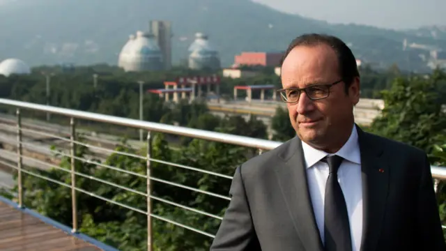 奥朗德2日参观重庆的中法合资污水处理厂。