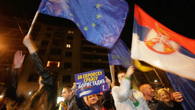 У 2008 році Сербія проголосувала за вступ до ЄС, однак зараз вона не підтримує санкції ЄС проти Росії